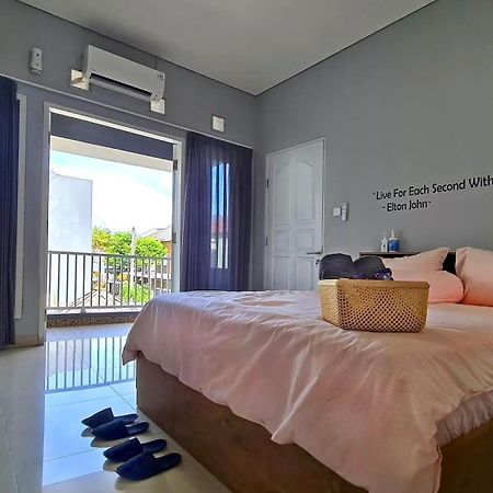 Villa Palm Springs By Reqhome Ciater Hilir Εξωτερικό φωτογραφία